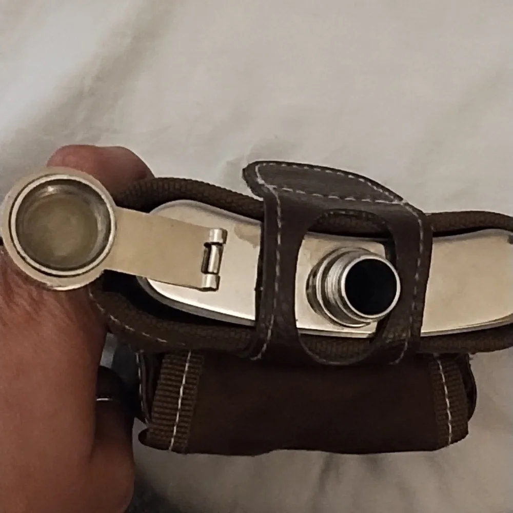 NWT Picnic at Ascot flask with playing cards - Picture 4 of 6